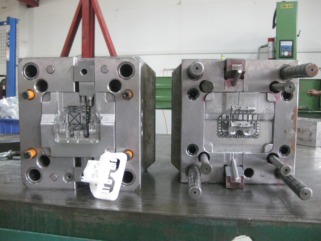 Injection mold